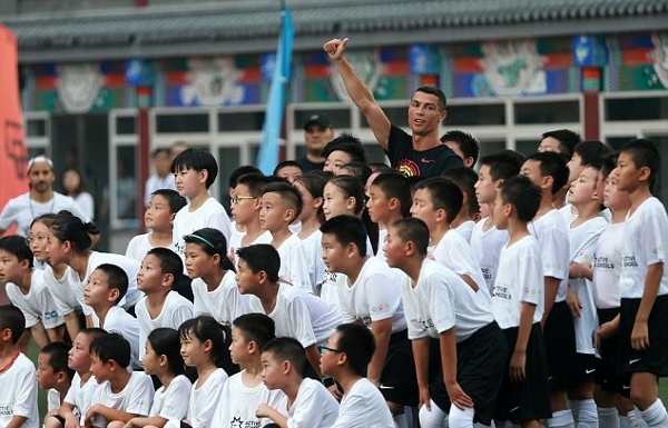 Bán áo đấu Ronaldo trong 24 giờ, Juventus thu về gần một nửa tiền chuyển nhượng ảnh 2
